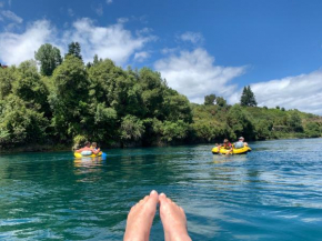 Lazy Lake Retreat - Lake Taupo